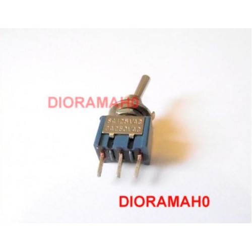 Deviatore miniatura a levetta da pannello ON-OFF-ON -1032P