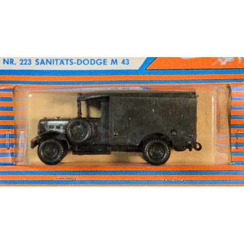 Z223 ROCO Minitanks - Ambulance truck M 43