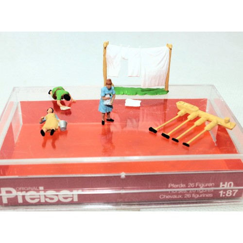 10059-10 PREISER - Lavandaie con accessori 1/87