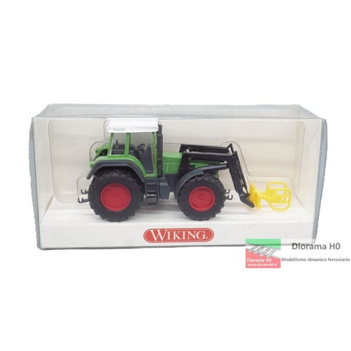 379 40 31 WIKING - Trattore FENDT con raccogli balle fieno 1/87