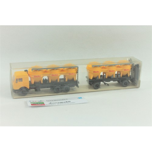 27575 01 WIKING - Autosnodato MB con silos 1/87