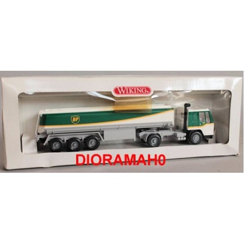 78001 WIKING - VOLVO FL10 carburanti BP